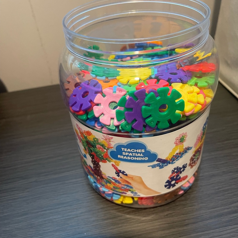 Vibrant Gear-Shaped Building Blocks for Kids